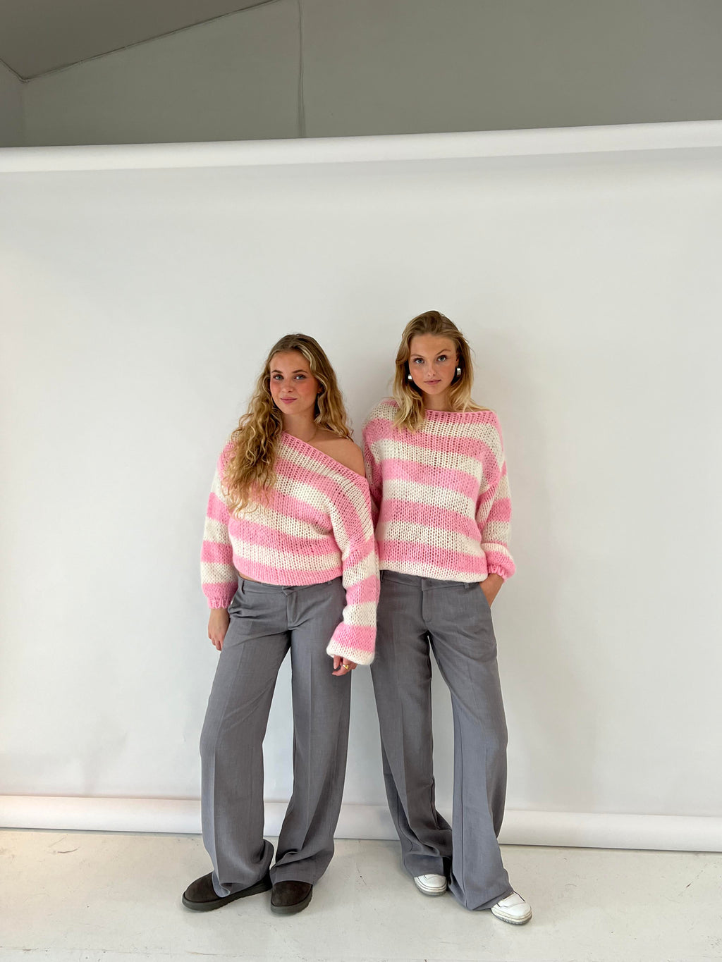 Sweter Damski | Oversize Krój z Okrągłym Dekoltem i Długim Rękawem