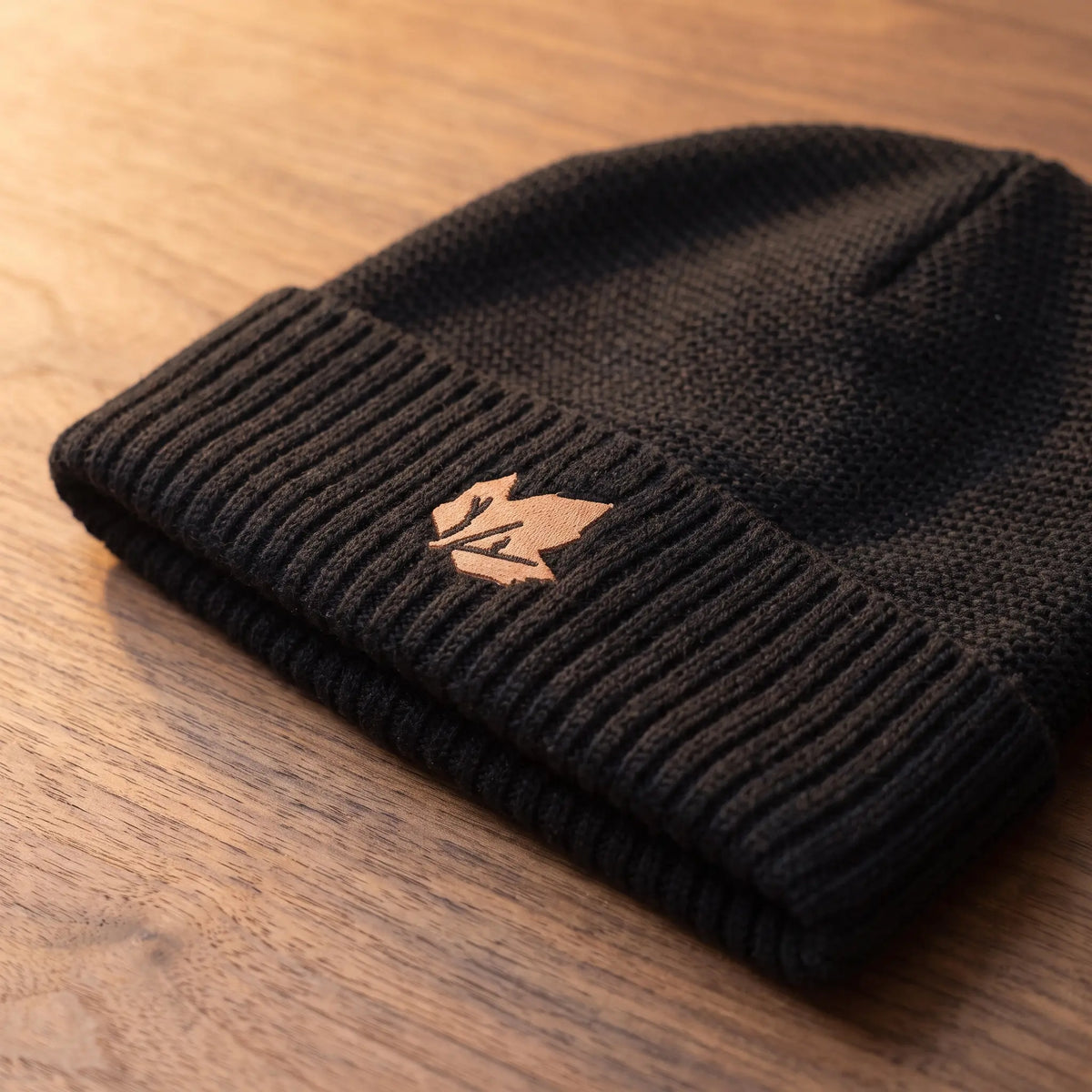 Czapka beanie dzianinowa zimowa z podwijanym mankietem i luźnym tyłem męska