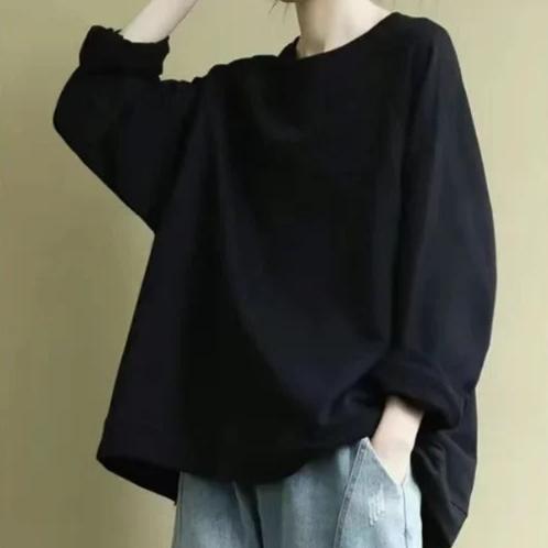 Sweter Damski | Oversize, Okrągły Dekolt oraz Długość poniżej Bioder